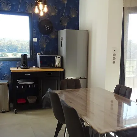 Apartament For 4 Ou 6 People In The Heart Of Porto-vecchio