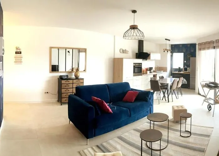 Apartment For 4 Ou 6 People In The Heart Of Porto-vecchio *